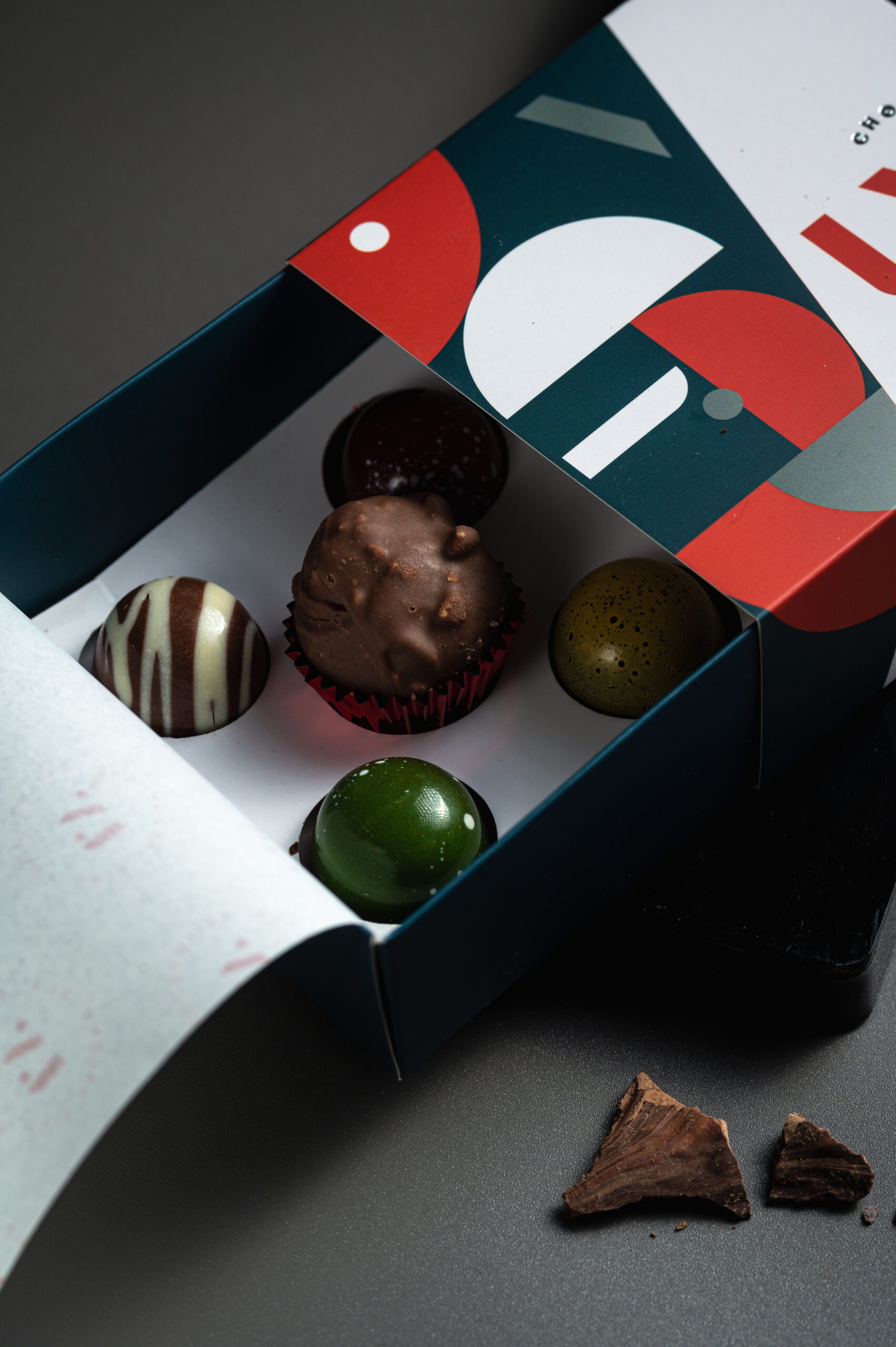 caja de 5 bombones de chocolate artesanal para regalo